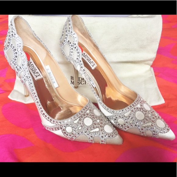 Badgley Mischka Rouge Ivory Pumps - Picture 5 of 5